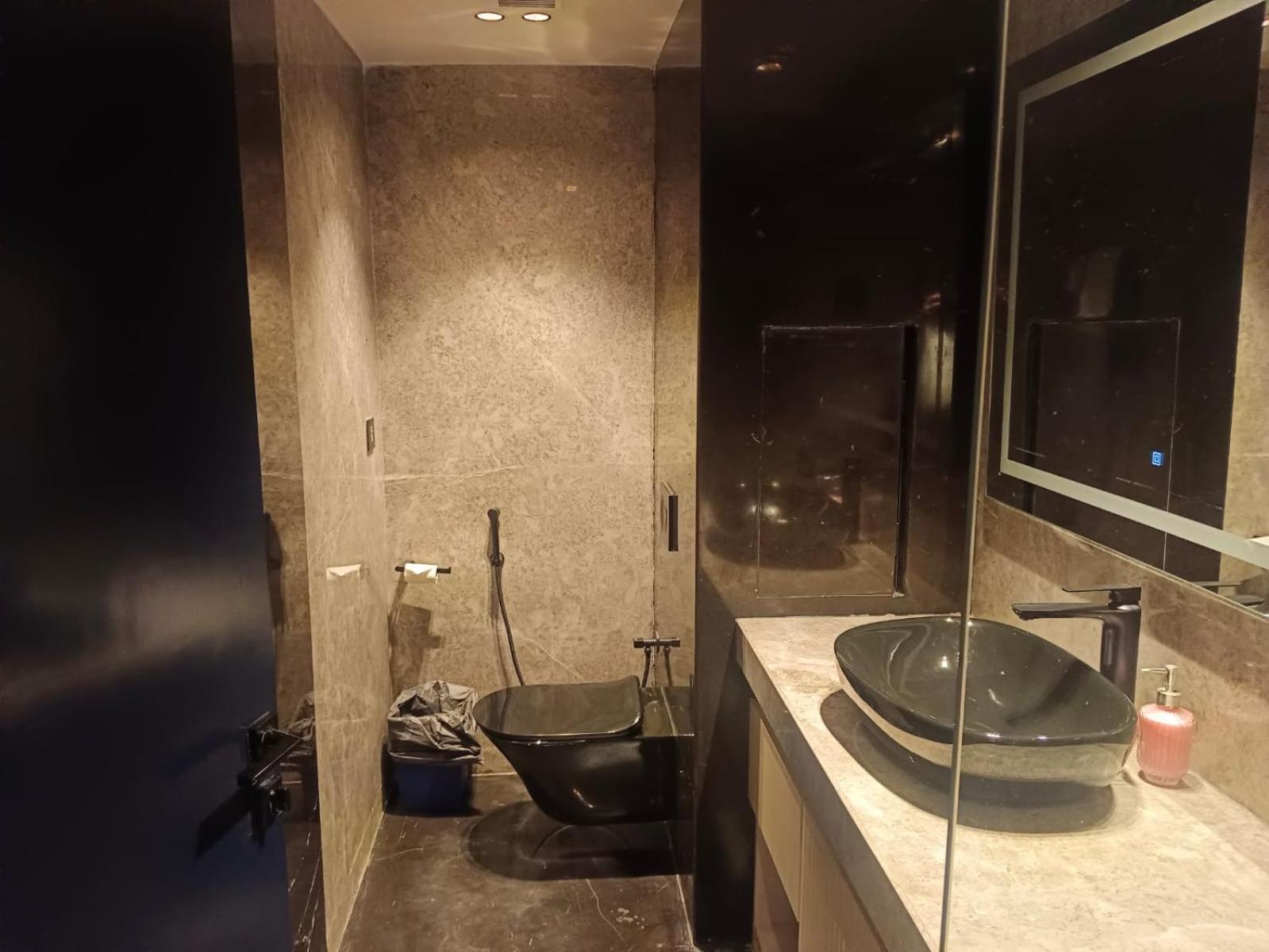 The Galgotias Hotel Gurugram Gurgáon Kültér fotó
