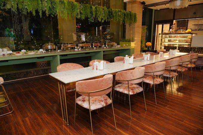 The Galgotias Hotel Gurugram Gurgáon Kültér fotó